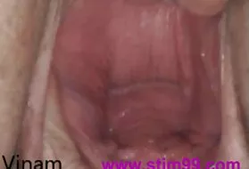 肛门的视频性虐待发挥巨大的假阳具妈的，艾希礼和艾丽西娅吃猫