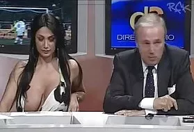 意外的船尾期间的肛交好大的超短裙