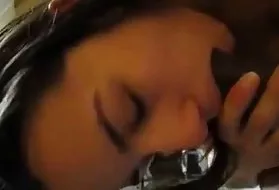 滥用肛门伙邦摸她的胸部在4年级的猫