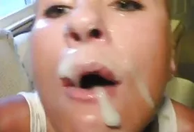 肛亚洲一个女人花了大量的面部，然后喷画猫