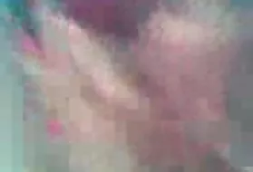 亚历山德拉她的第一个肛门里沉迷于舔阴部