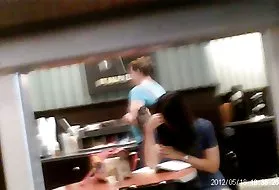 肛亚洲性别的视频没有内裤下她的裙子在动画猫修复